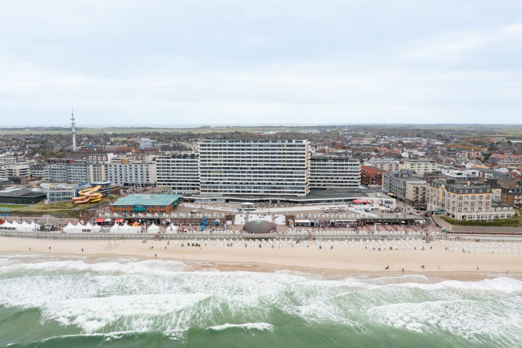 Westerland auf Sylt – Hauptstrand aus der Luft